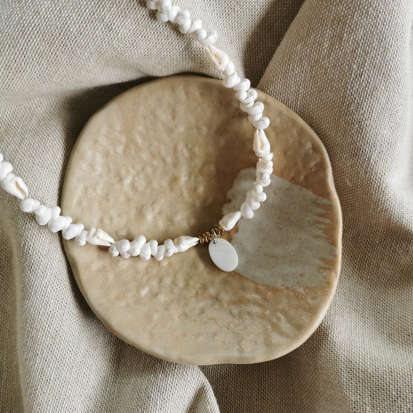Shell Pendant Necklace